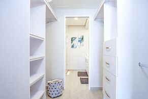Lovely 2 Bedroom Condominium