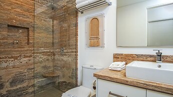 Panoramic And Immersive Water View 2 Bedroom E2002