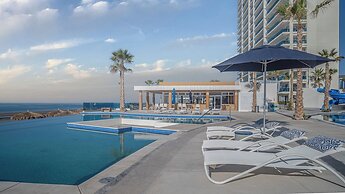 Panoramic And Immersive Water View 2 Bedroom E2002