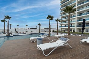 Beautiful 2 Bedroom Condo Encantame Tower E 802