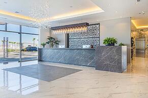 Beautiful 2 Bedroom Condo Encantame Tower E 802
