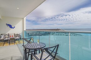 Beautiful 2 Bedroom Condo Encantame Tower E 802