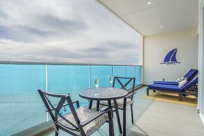 Beautiful 2 Bedroom Condo Encantame Tower E 802
