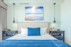 Beautiful 2 Bedroom Condo Encantame Tower E 802