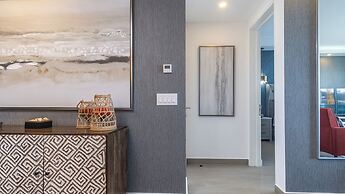Panoramic Beach Front Condo Verano 1704