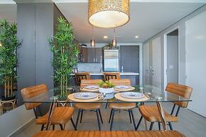 Stunning 1 Bedroom Condominium