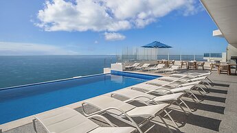 Sensational 2 Bedroom Condominium