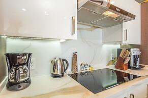 Sensational 2 Bedroom Condominium