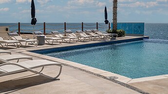 Amazing two Bedroom Beach Front Condo W1105