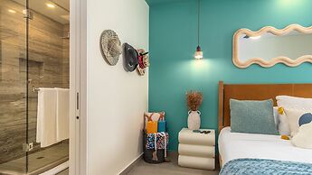 Amazing two Bedroom Beach Front Condo W1105