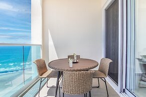 Panoramic Beach Front Condo Verano 1703