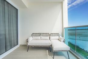 Gorgeous 2 Bedroom Condominium