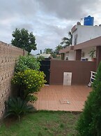 Okpèyèmi guest house