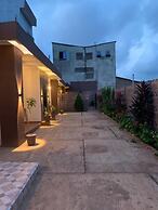Okpèyèmi guest house