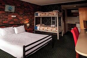 Sanz Motel Wentworth