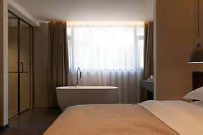 Ancient Charm Luxe Retreat Lijiang