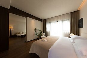 Ancient Charm Luxe Retreat Lijiang