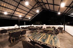 Royal 78 Backpackers Bar & Restaurant