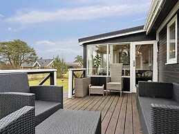 5 Star Holiday Home in Hals