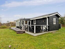 5 Star Holiday Home in Hals