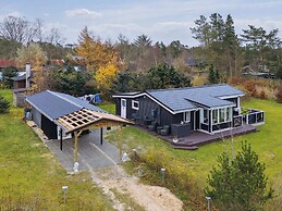 5 Star Holiday Home in Hals