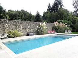 Beautiful 17th Century Character Residence
