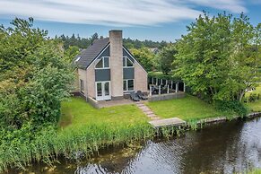 Charming Villa With Sauna on the Water