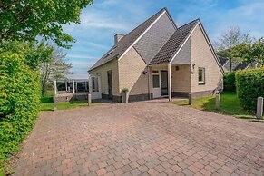 Charming Villa With Sauna on the Water