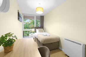 Modern 2 Bedroom Apt in Broadlands Court