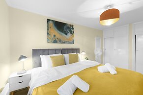 Modern 2 Bedroom Apt in Broadlands Court