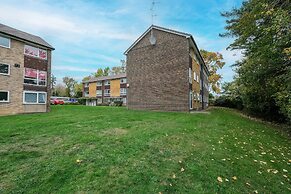 Modern 2 Bedroom Apt in Broadlands Court