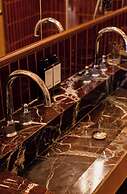 Confidential Suite 6, a Stone's Throw From the Louvre