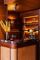 Confidential Suite 6, a Stone's Throw From the Louvre