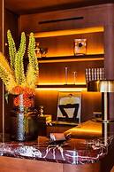 Confidential Suite 6, a Stone's Throw From the Louvre