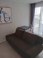 Contemporary 1BR Apt T2-724