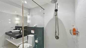Sunset Plaza Condominium