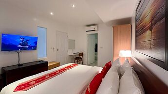 Sunset Plaza Condominium
