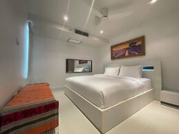 Sunset Plaza Condominium