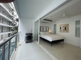 Sunset Plaza Condominium
