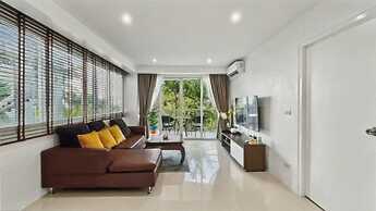 Sunset Plaza Condominium