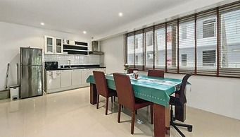 Sunset Plaza Condominium