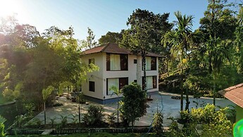 Golden Leaf Resort