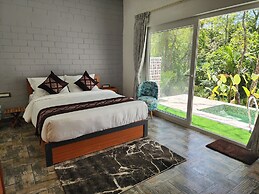 Golden Leaf Resort