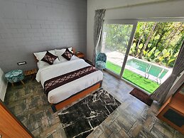 Golden Leaf Resort
