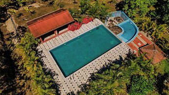 Golden Leaf Resort
