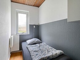 5 Star Holiday Home in Stege