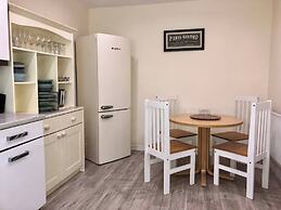 4 Bedroom Private Townhouse
