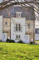 4 Bedroom Private Townhouse