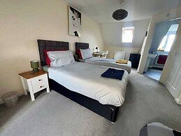 4 Bedroom Private Townhouse