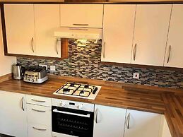Entire Two Bedroom Detached Coach House
